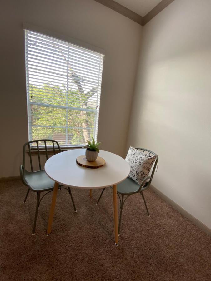 Spacious Galleria Cottage - Self Check In & Free Parking, 4 Beds 2 Bathrooms Houston Exterior foto