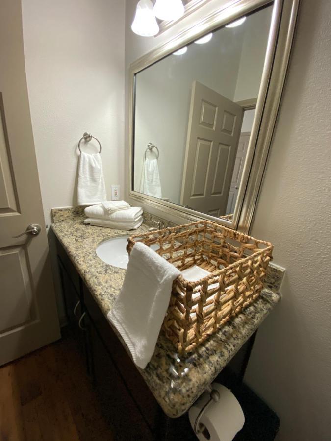 Spacious Galleria Cottage - Self Check In & Free Parking, 4 Beds 2 Bathrooms Houston Exterior foto